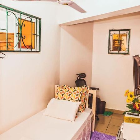 Beach Front Studio Apartment Nyali Beach Esterno foto