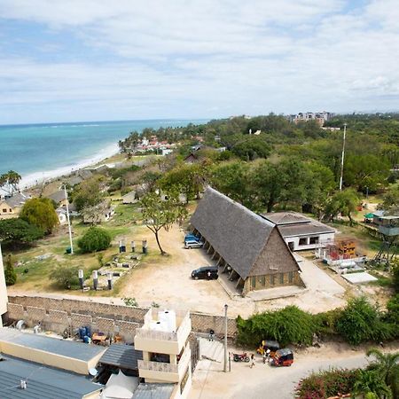Beach Front Studio Apartment Nyali Beach Esterno foto