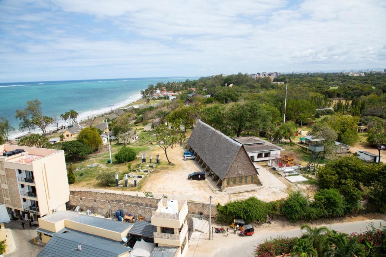 Beach Front Studio Apartment Nyali Beach Esterno foto